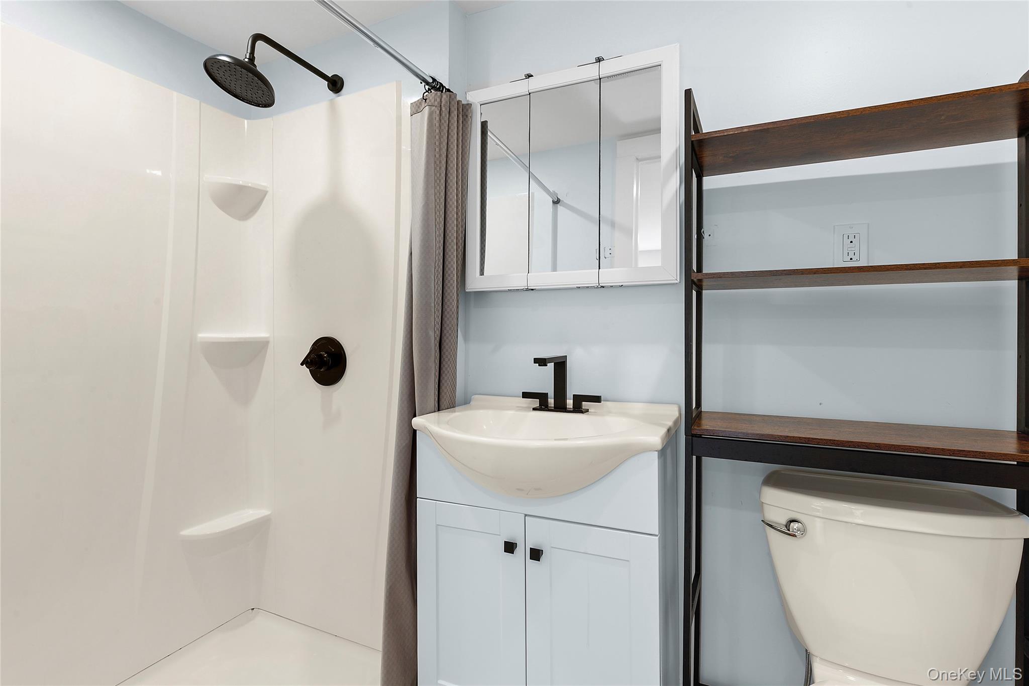 73175 Main Road, Greenport, NY 11944