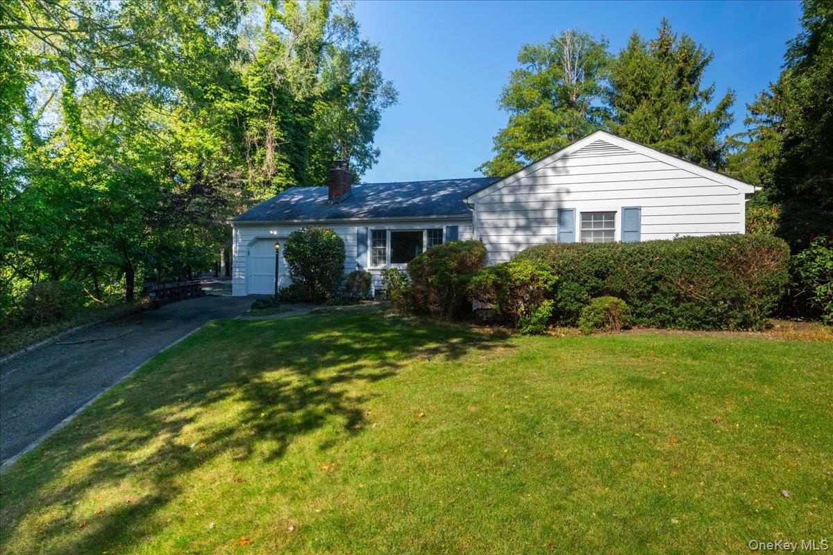 8 Oakway Drive, Stony Brook, NY 11790