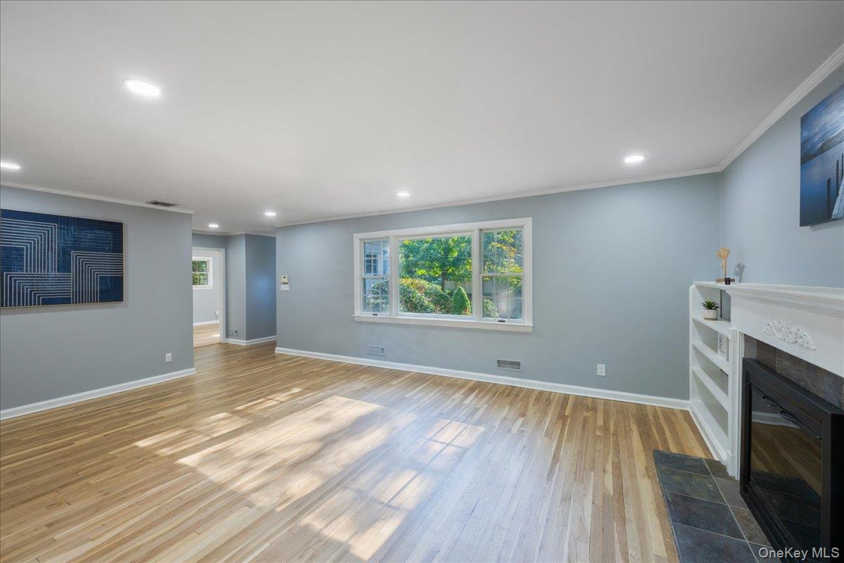 8 Oakway Drive, Stony Brook, NY 11790