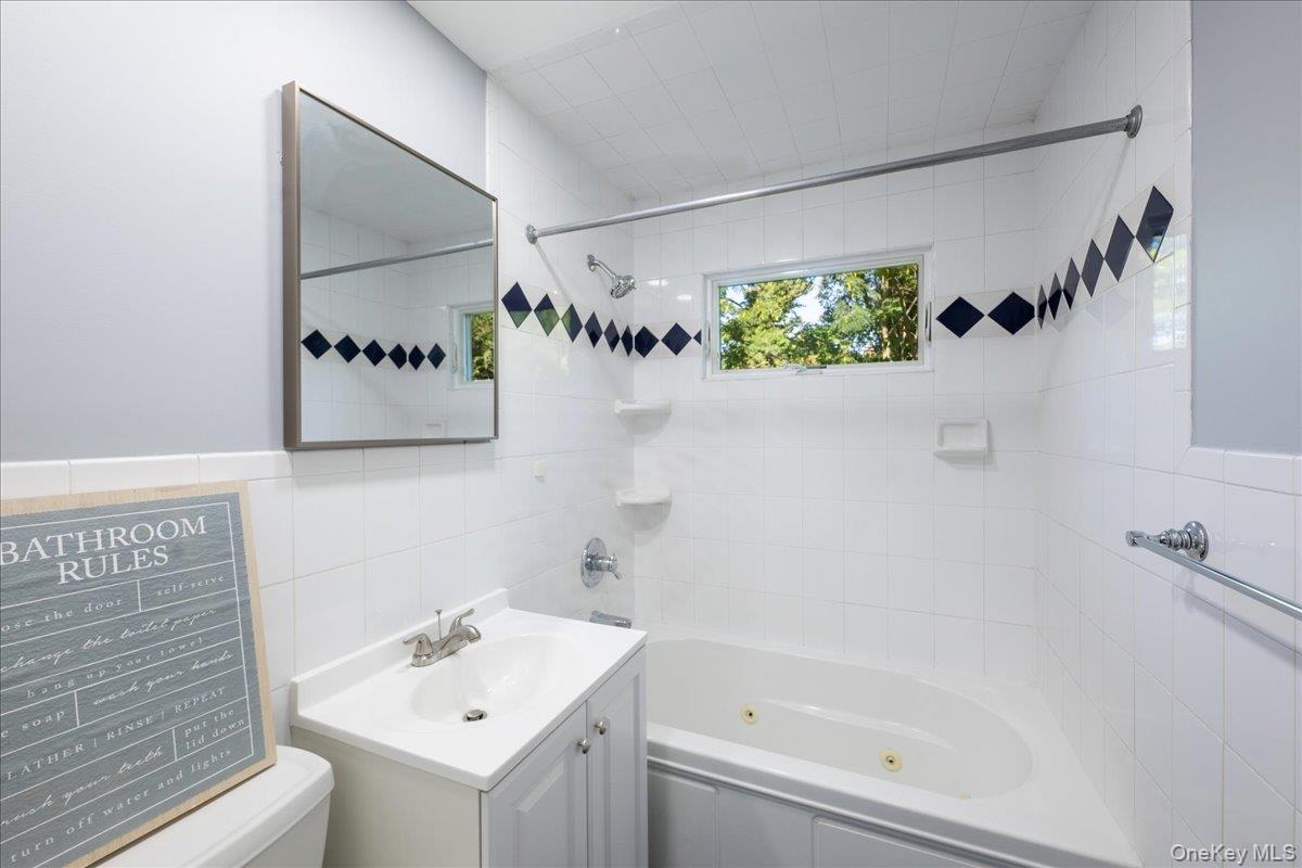 8 Oakway Drive, Stony Brook, NY 11790