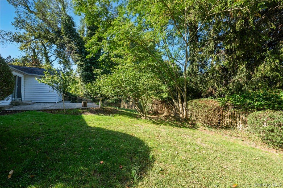 8 Oakway Drive, Stony Brook, NY 11790