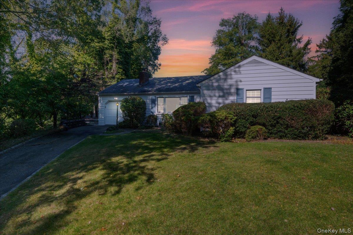 8 Oakway Drive, Stony Brook, NY 11790