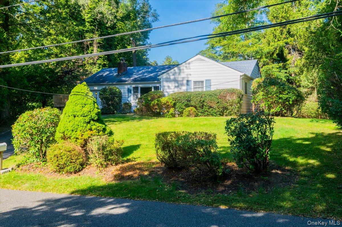 8 Oakway Drive, Stony Brook, NY 11790