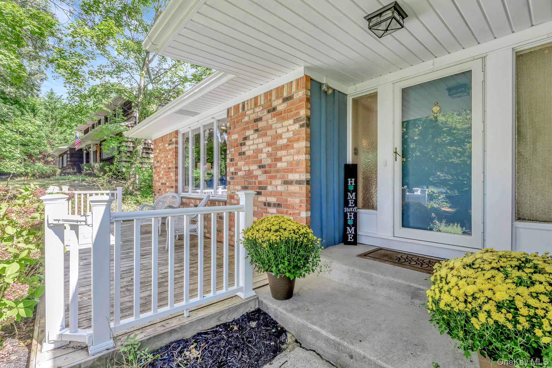 4 Burham Court, Smithtown, NY 11787