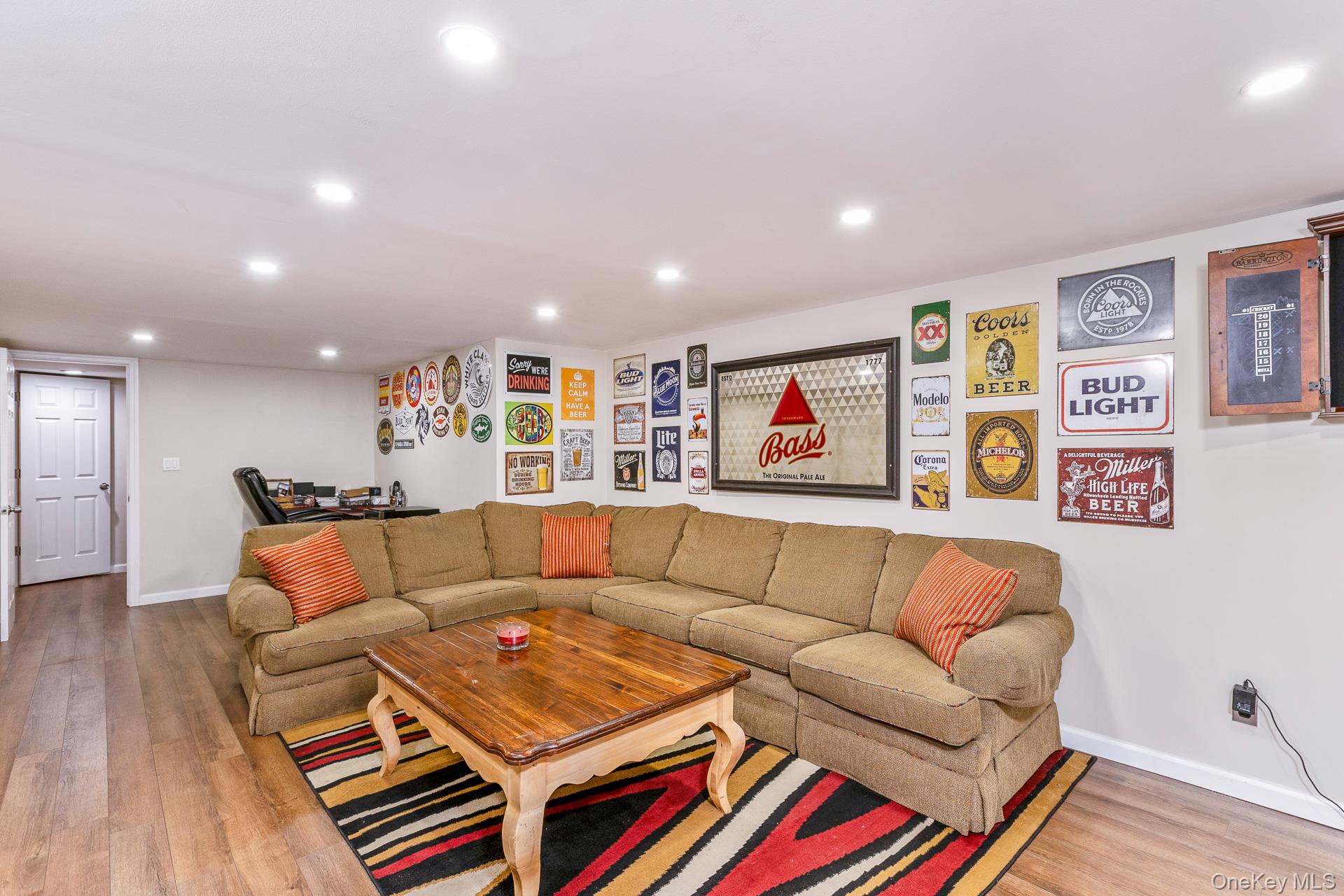 4 Burham Court, Smithtown, NY 11787