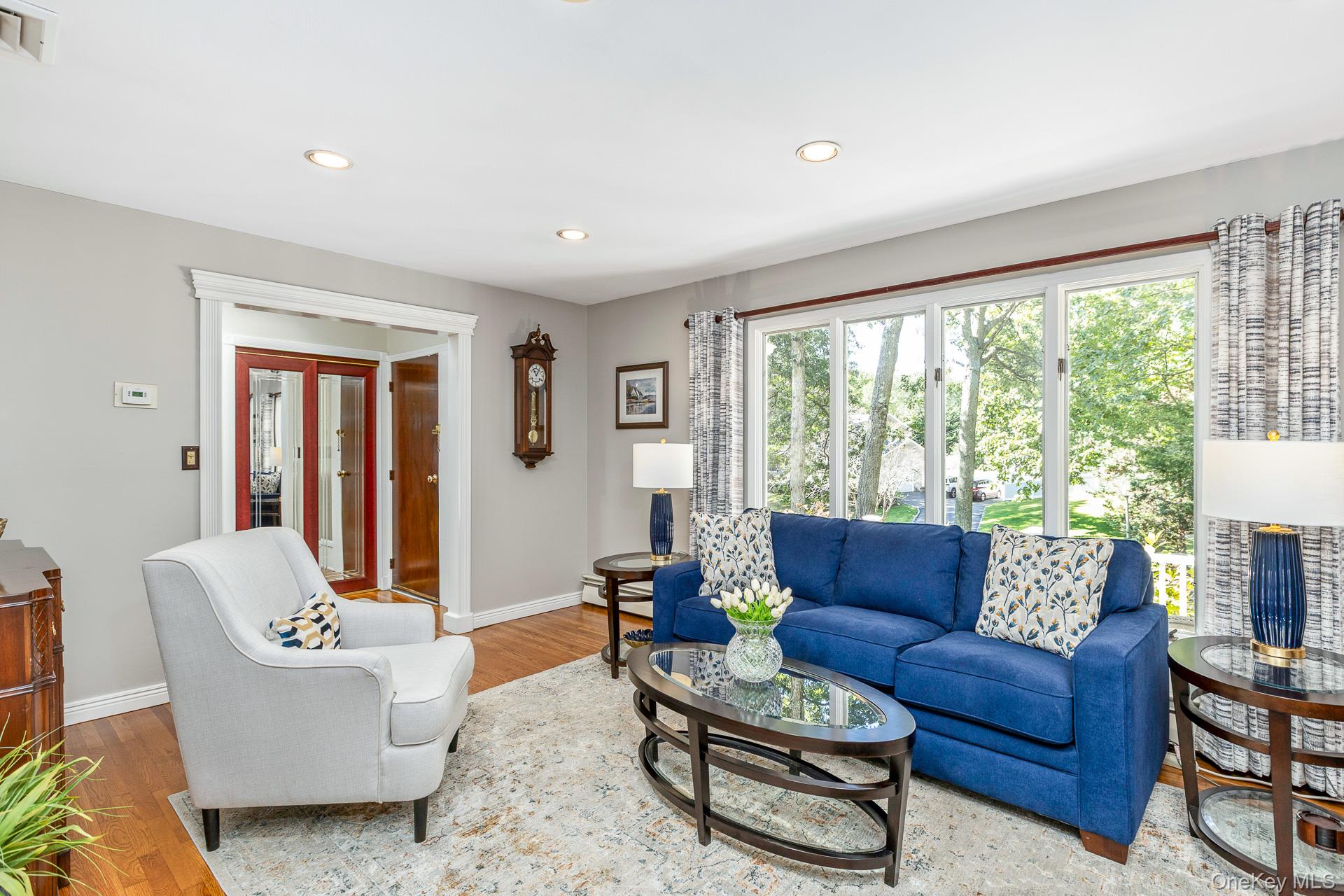 4 Burham Court, Smithtown, NY 11787