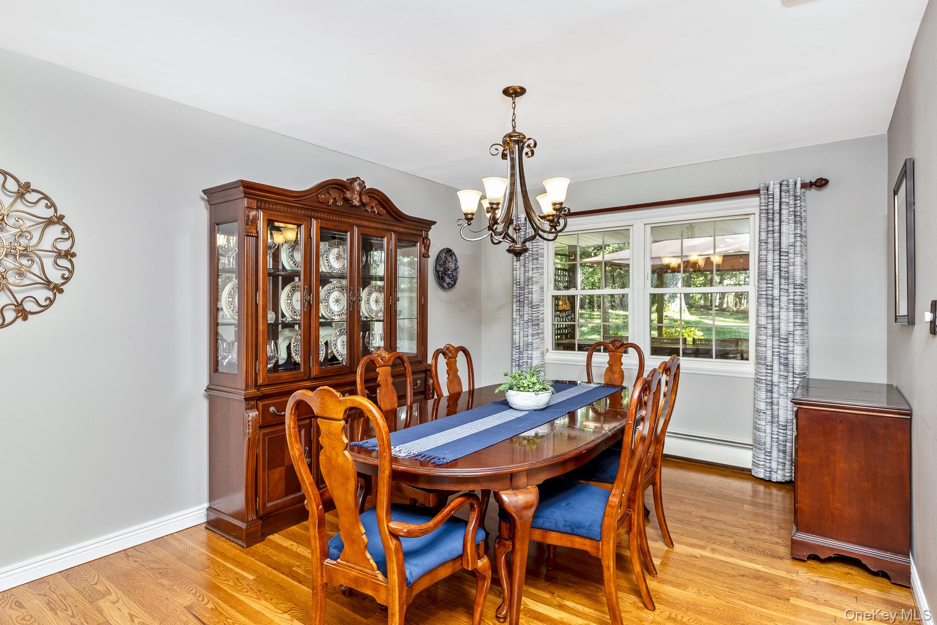 4 Burham Court, Smithtown, NY 11787