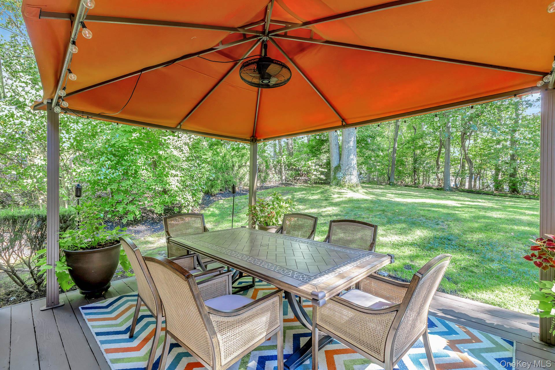 4 Burham Court, Smithtown, NY 11787