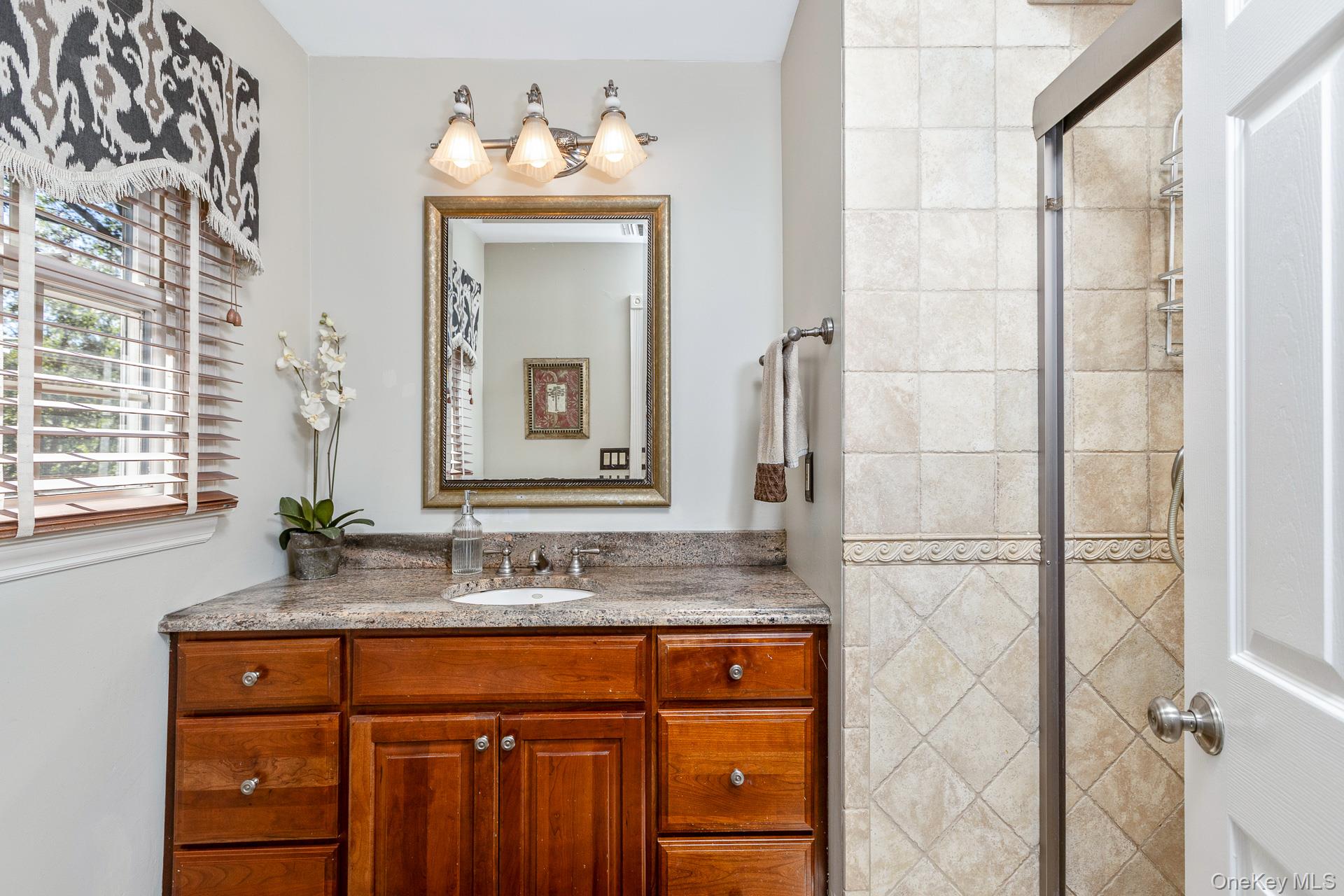 4 Burham Court, Smithtown, NY 11787