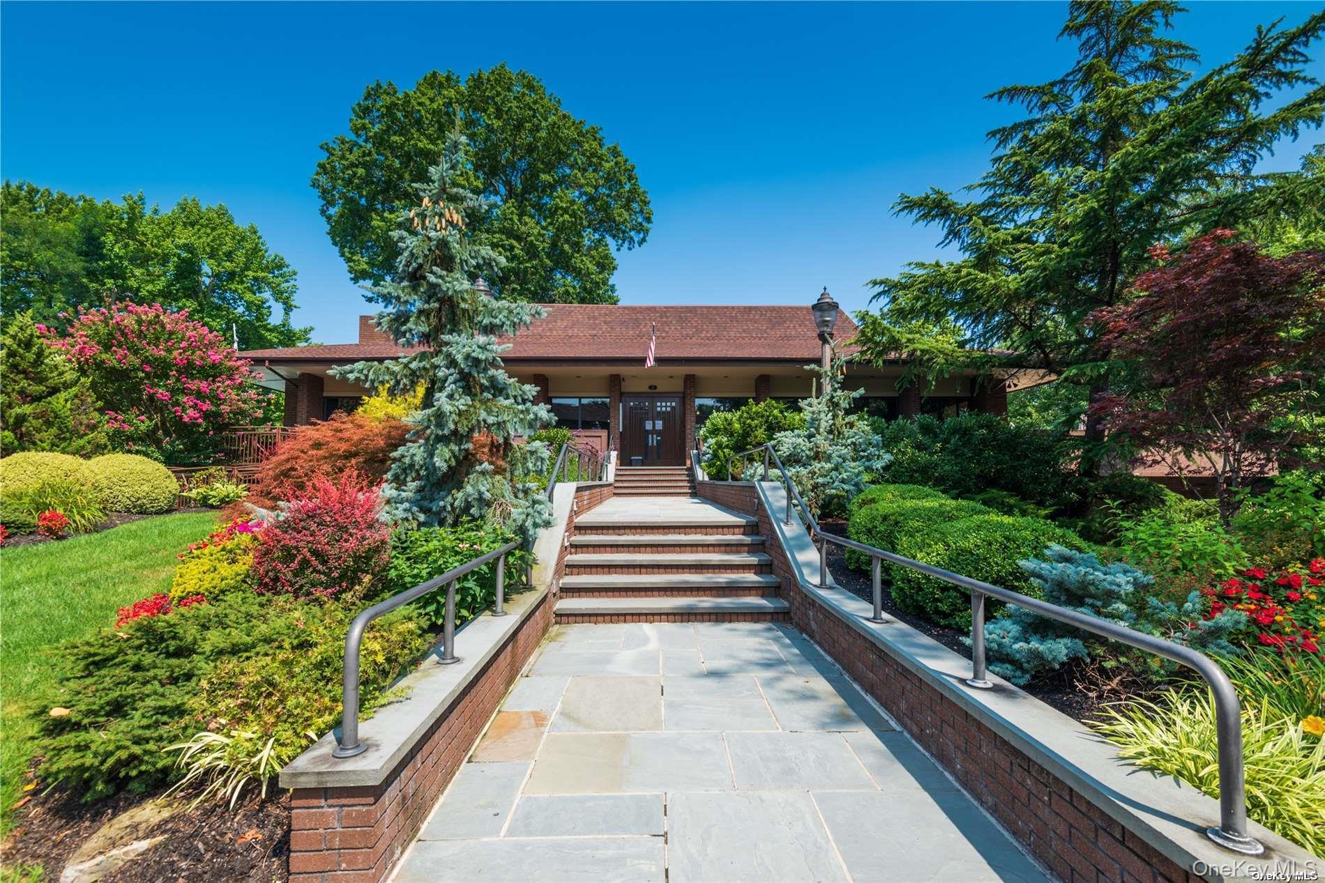 28 Spring Hollow, Roslyn, NY 11576