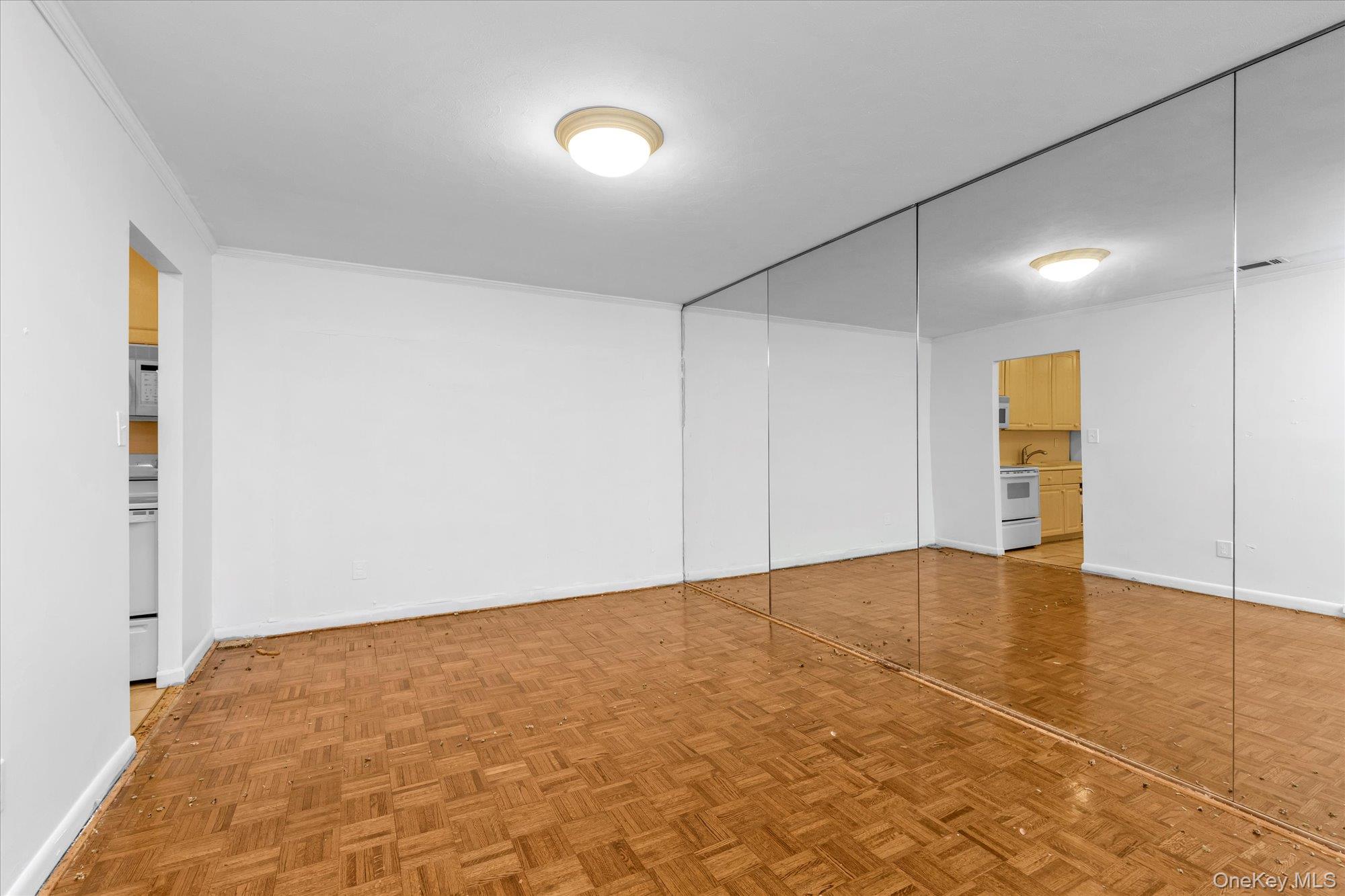 28 Spring Hollow, Roslyn, NY 11576