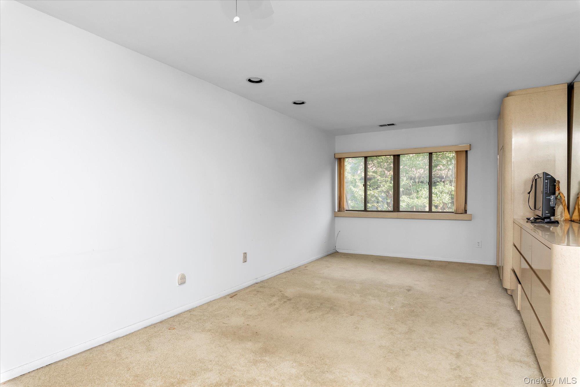 28 Spring Hollow, Roslyn, NY 11576