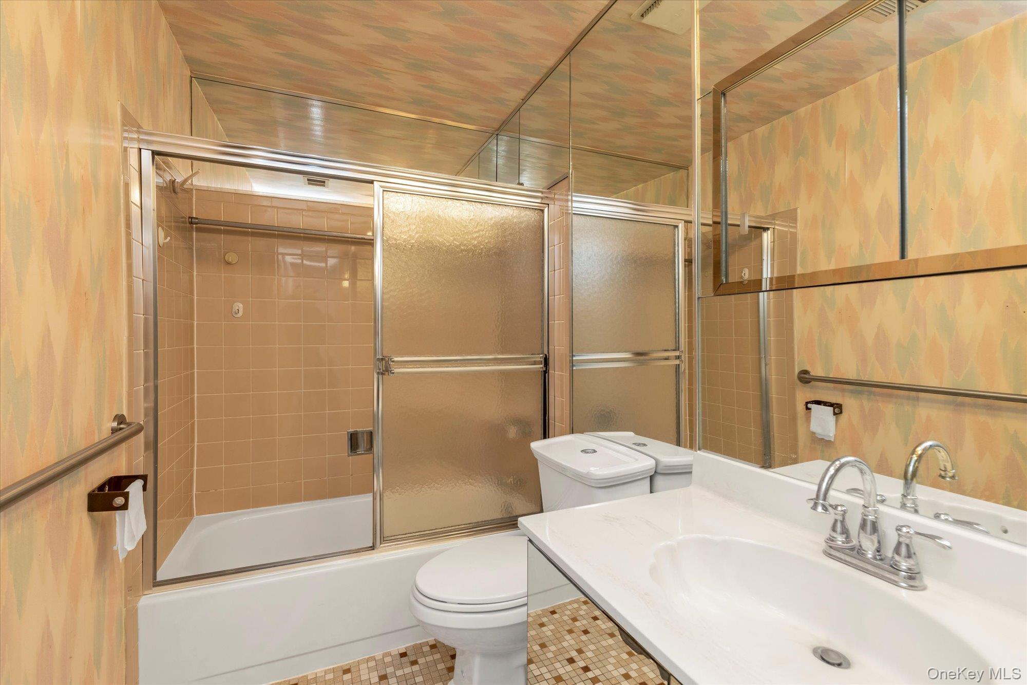 28 Spring Hollow, Roslyn, NY 11576