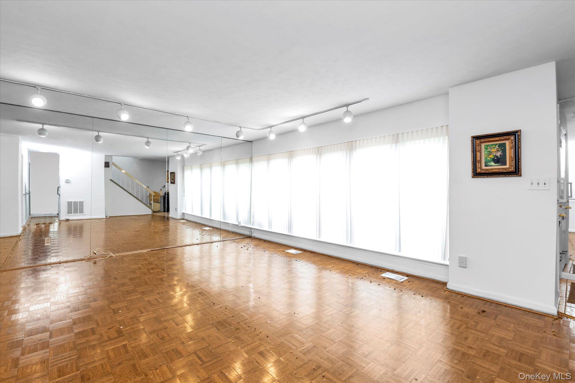 28 Spring Hollow, Roslyn, NY 11576