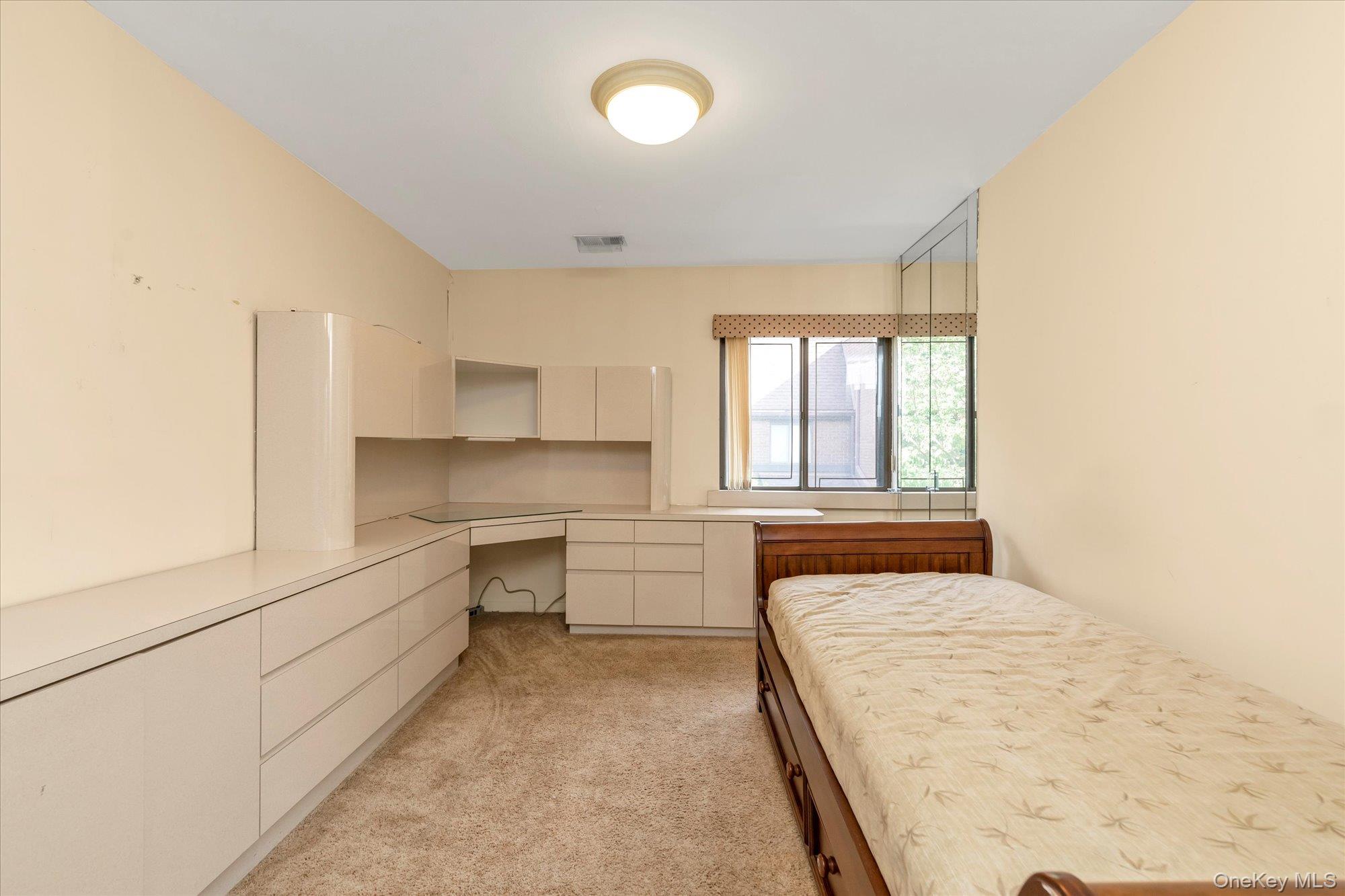 28 Spring Hollow, Roslyn, NY 11576