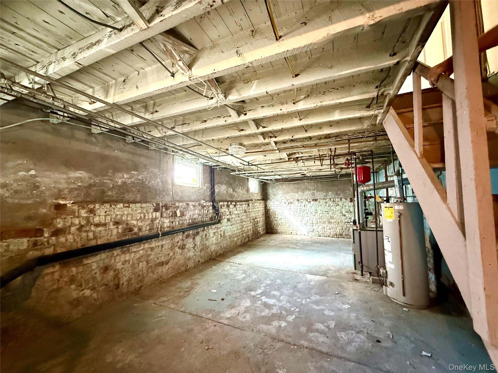 2-4 Elm Place, Poughkeepsie, NY 12601