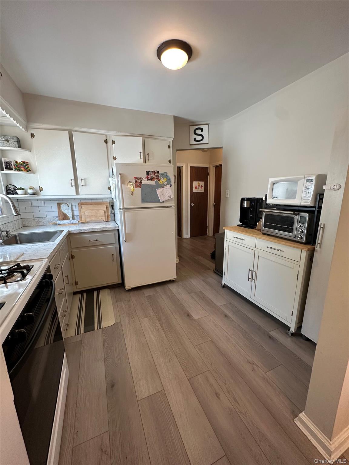 17 Hazel Place, Lynbrook, NY 11563