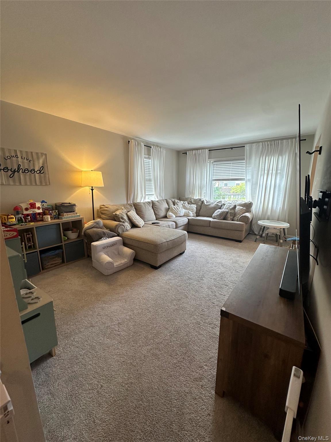 17 Hazel Place, Lynbrook, NY 11563