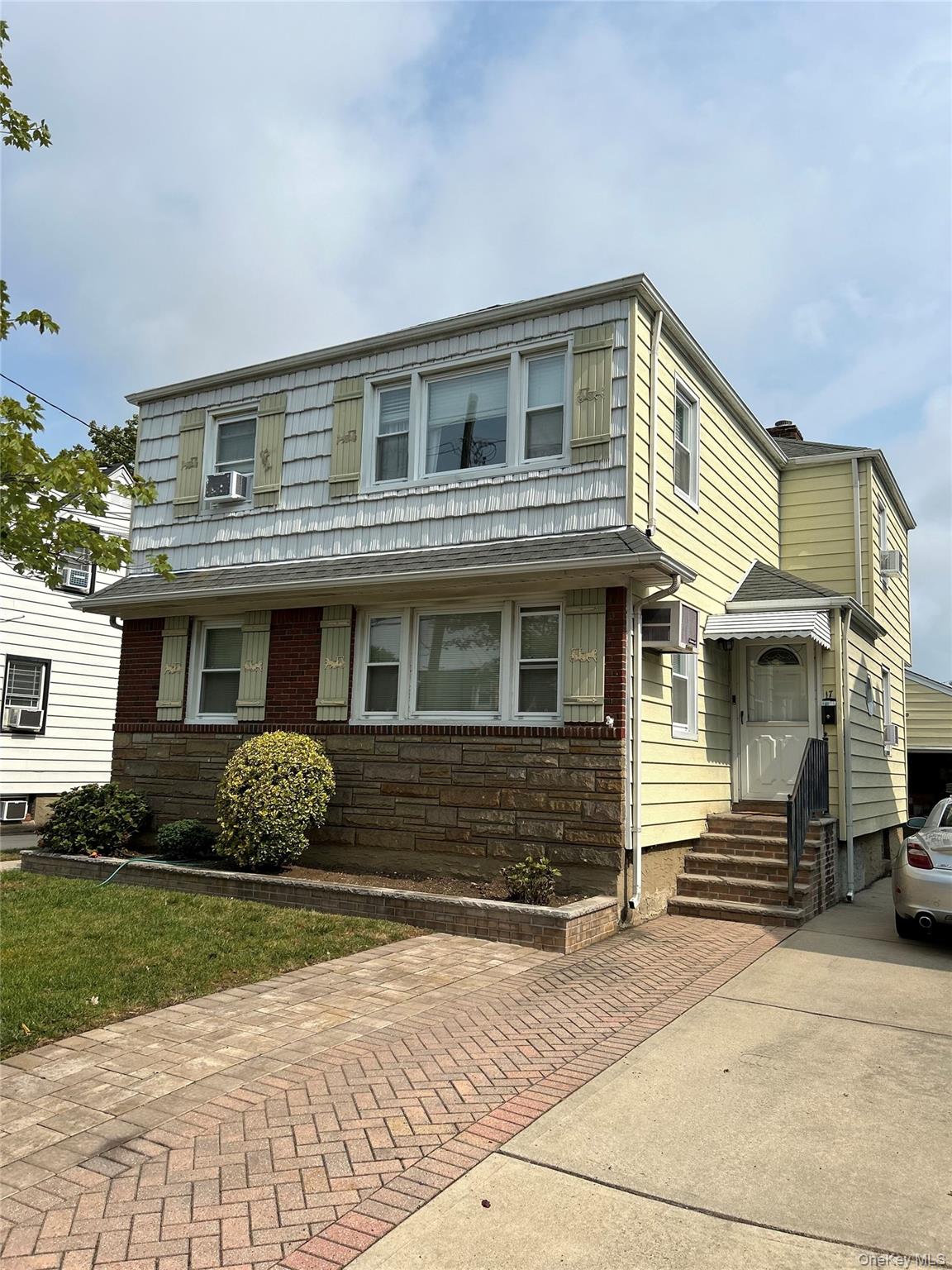 17 Hazel Place, Lynbrook, NY 11563