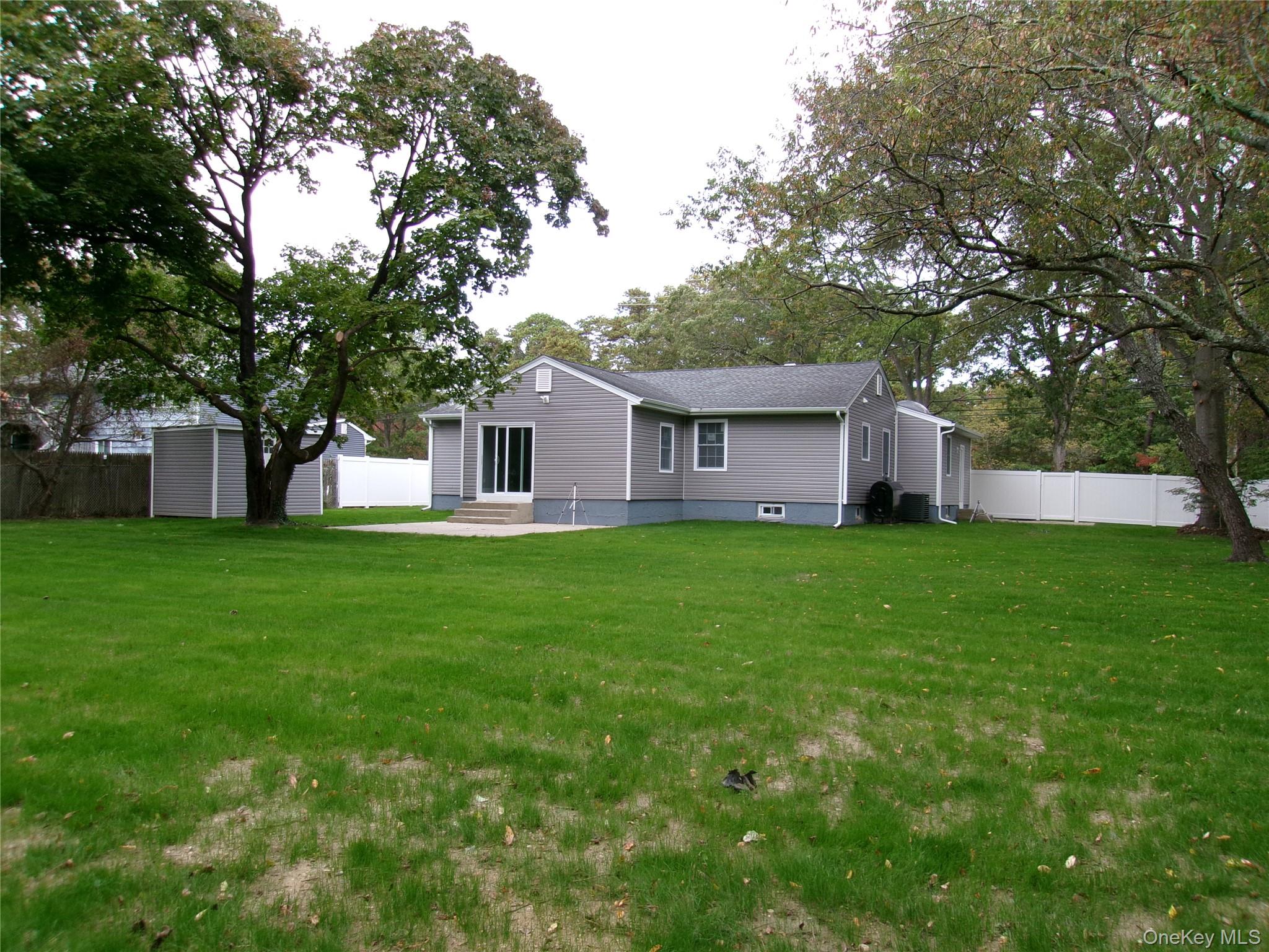 1706 Spur Drive S, Islip, NY 11751