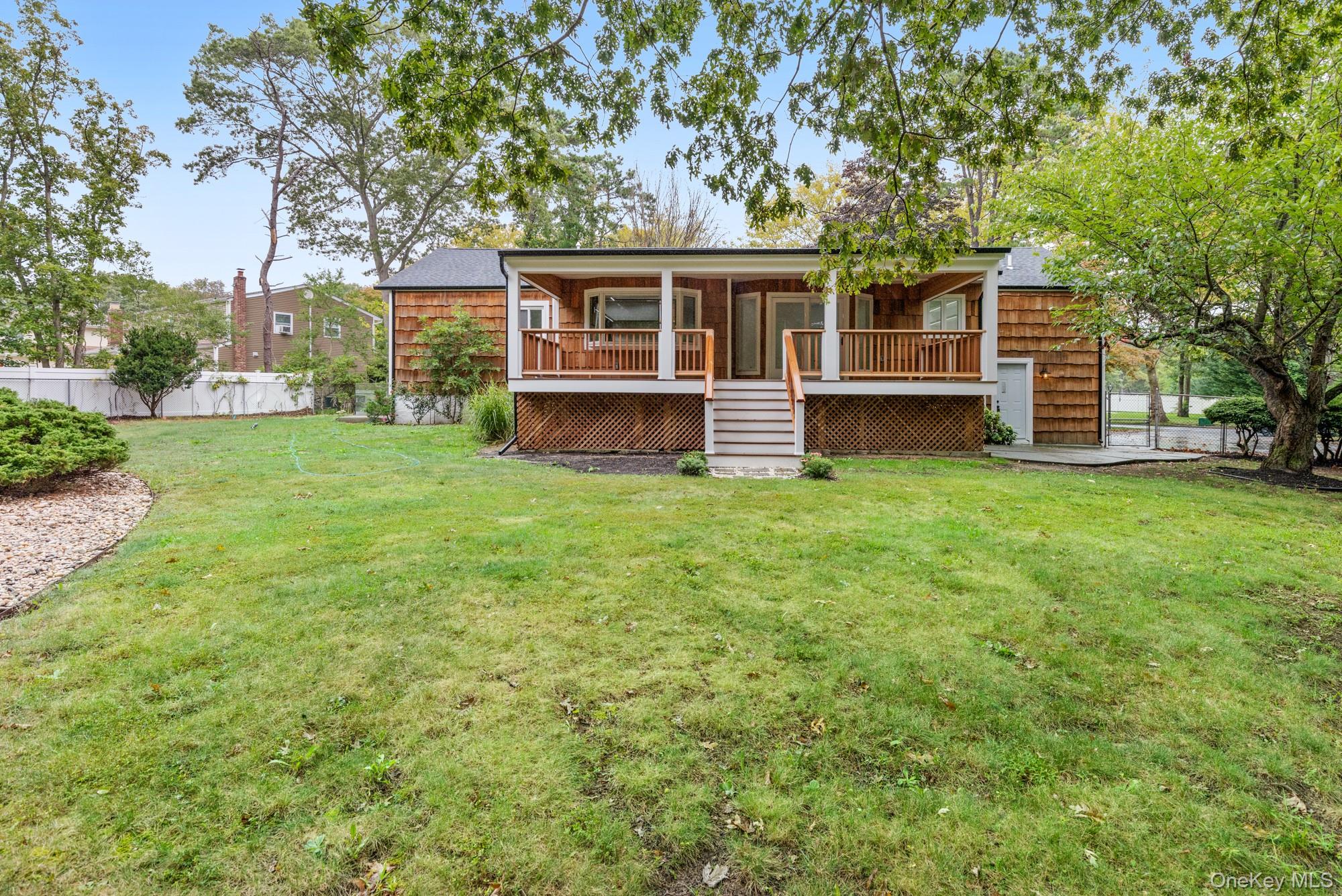 123 Millet Street N, Dix Hills, NY 11746