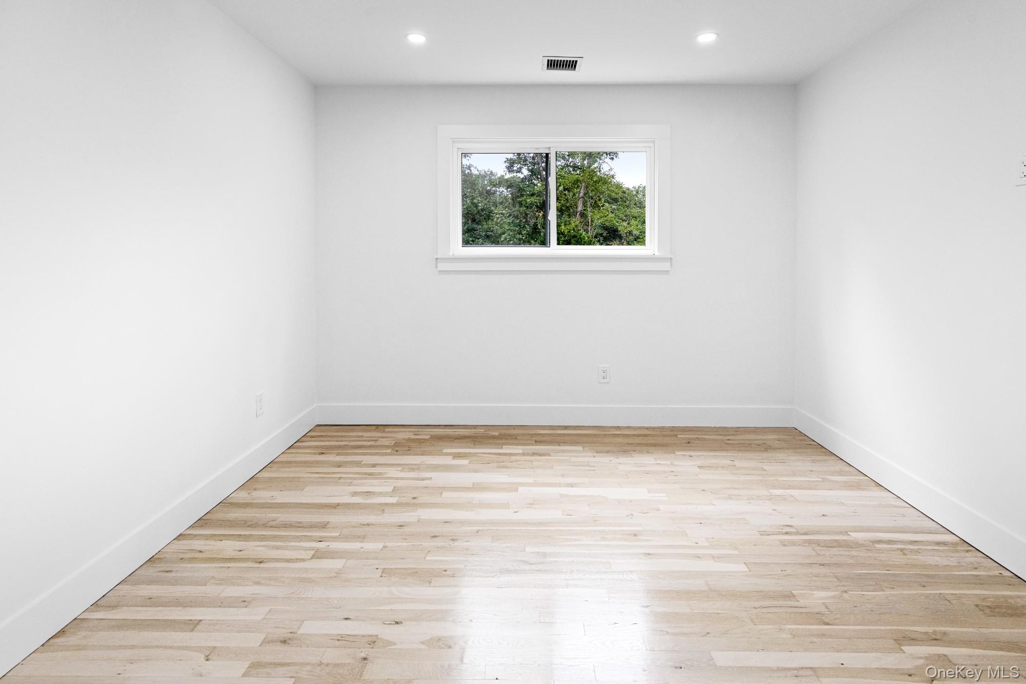 123 Millet Street N, Dix Hills, NY 11746