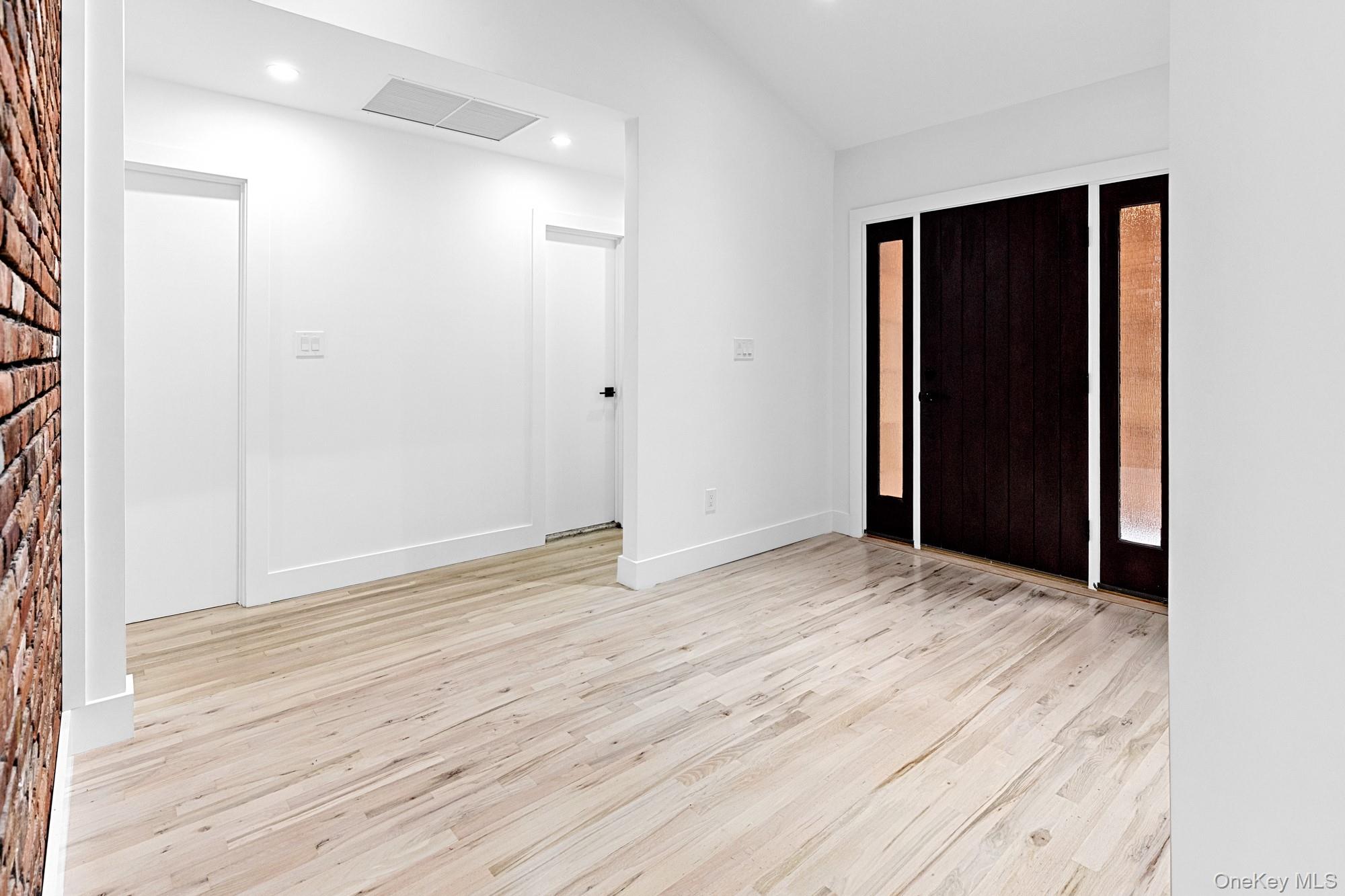 123 Millet Street N, Dix Hills, NY 11746