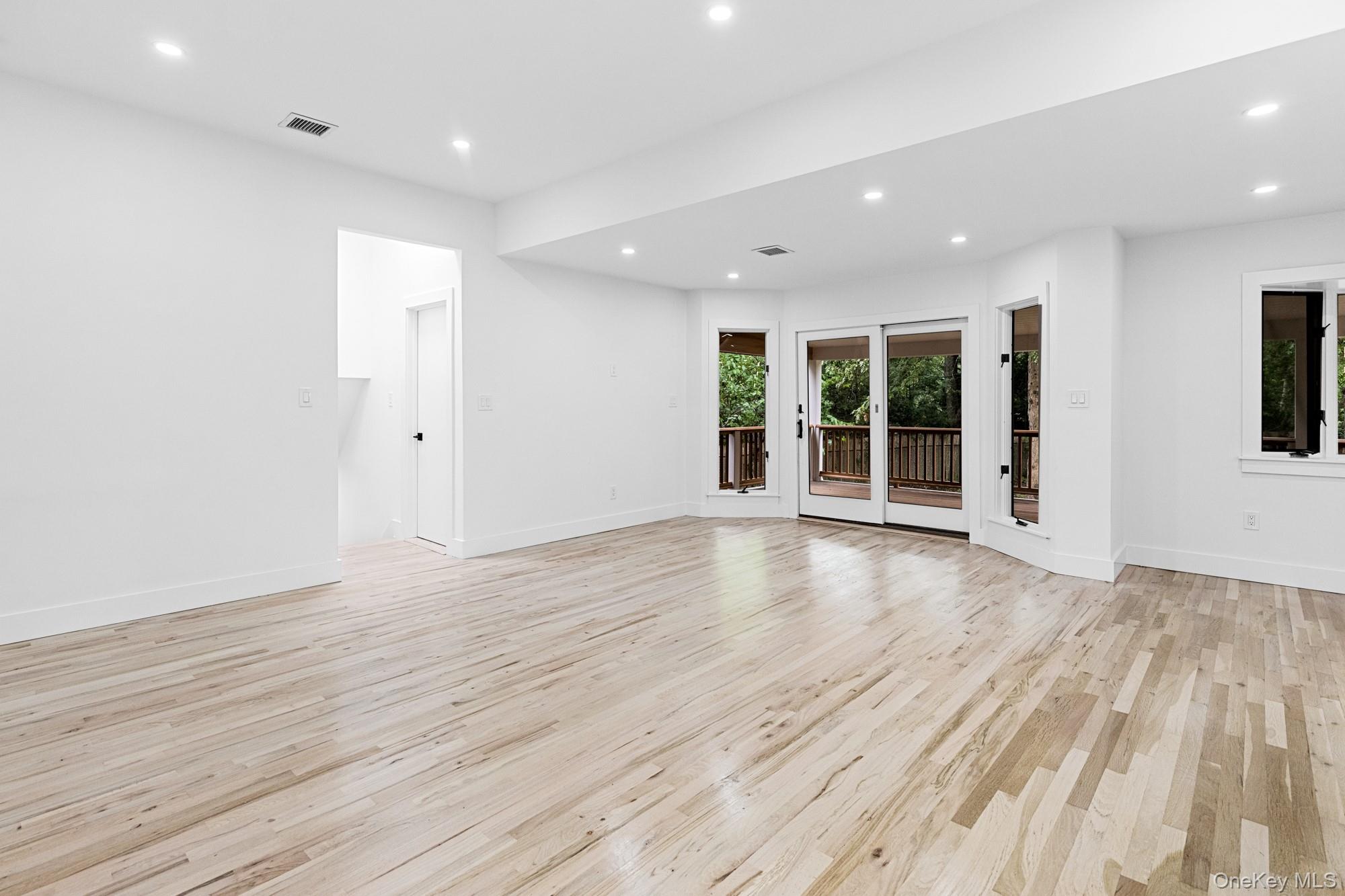 123 Millet Street N, Dix Hills, NY 11746