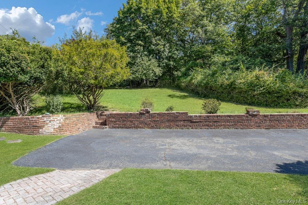 2 Buttermilk Falls, Nyack, NY 10960