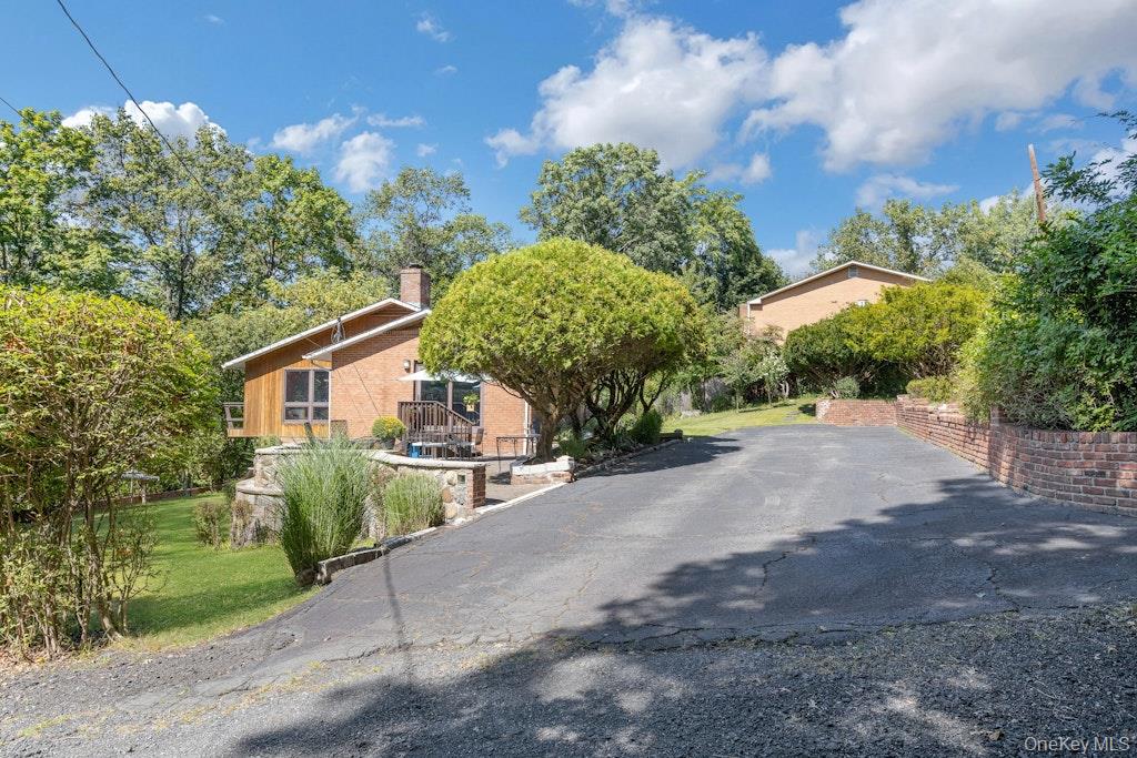 2 Buttermilk Falls, Nyack, NY 10960