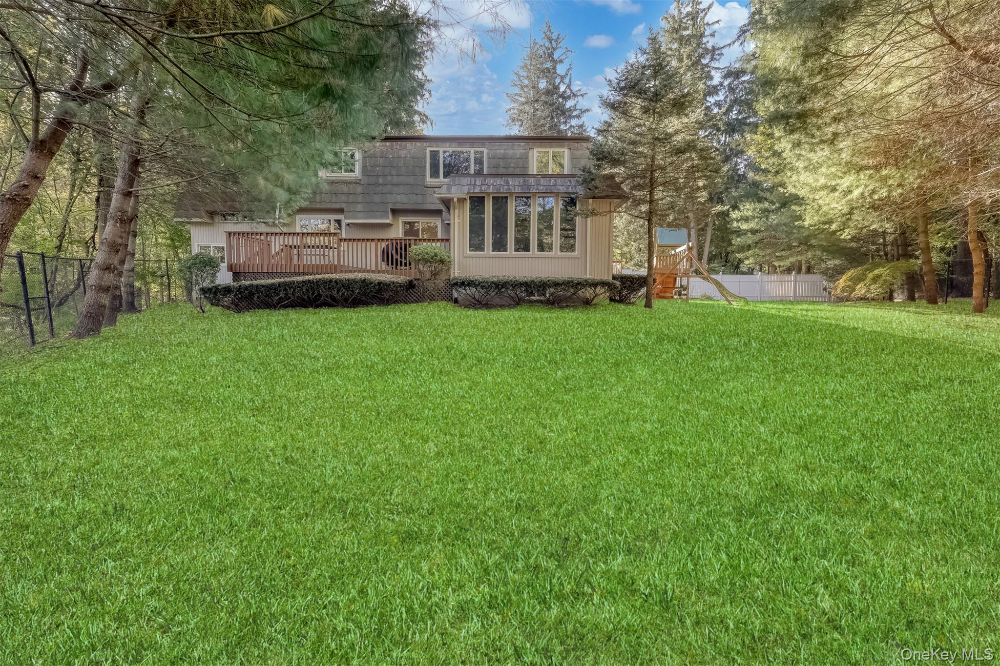 8 Kings Gate Road, Suffern, NY 10901