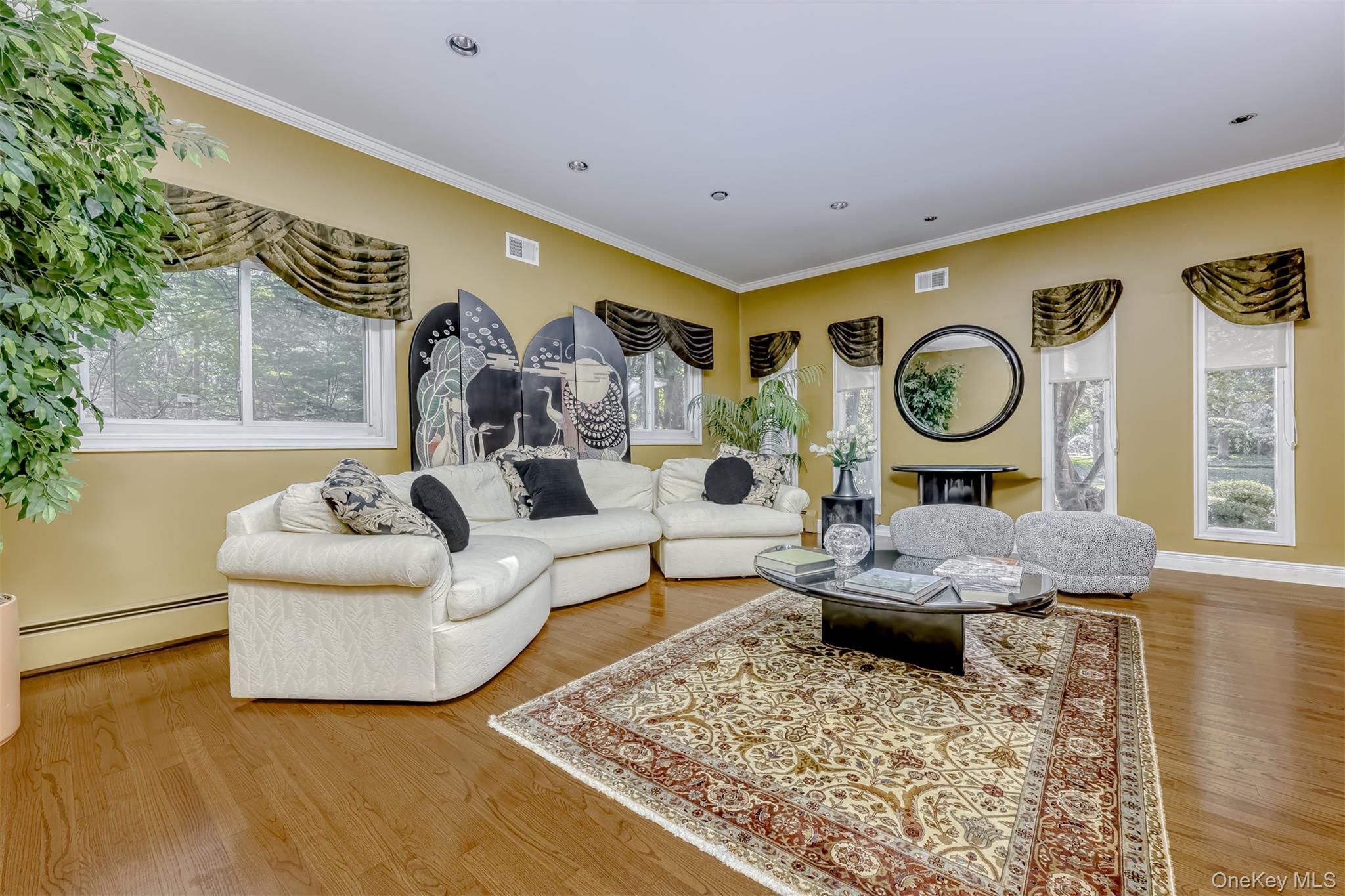 8 Kings Gate Road, Suffern, NY 10901