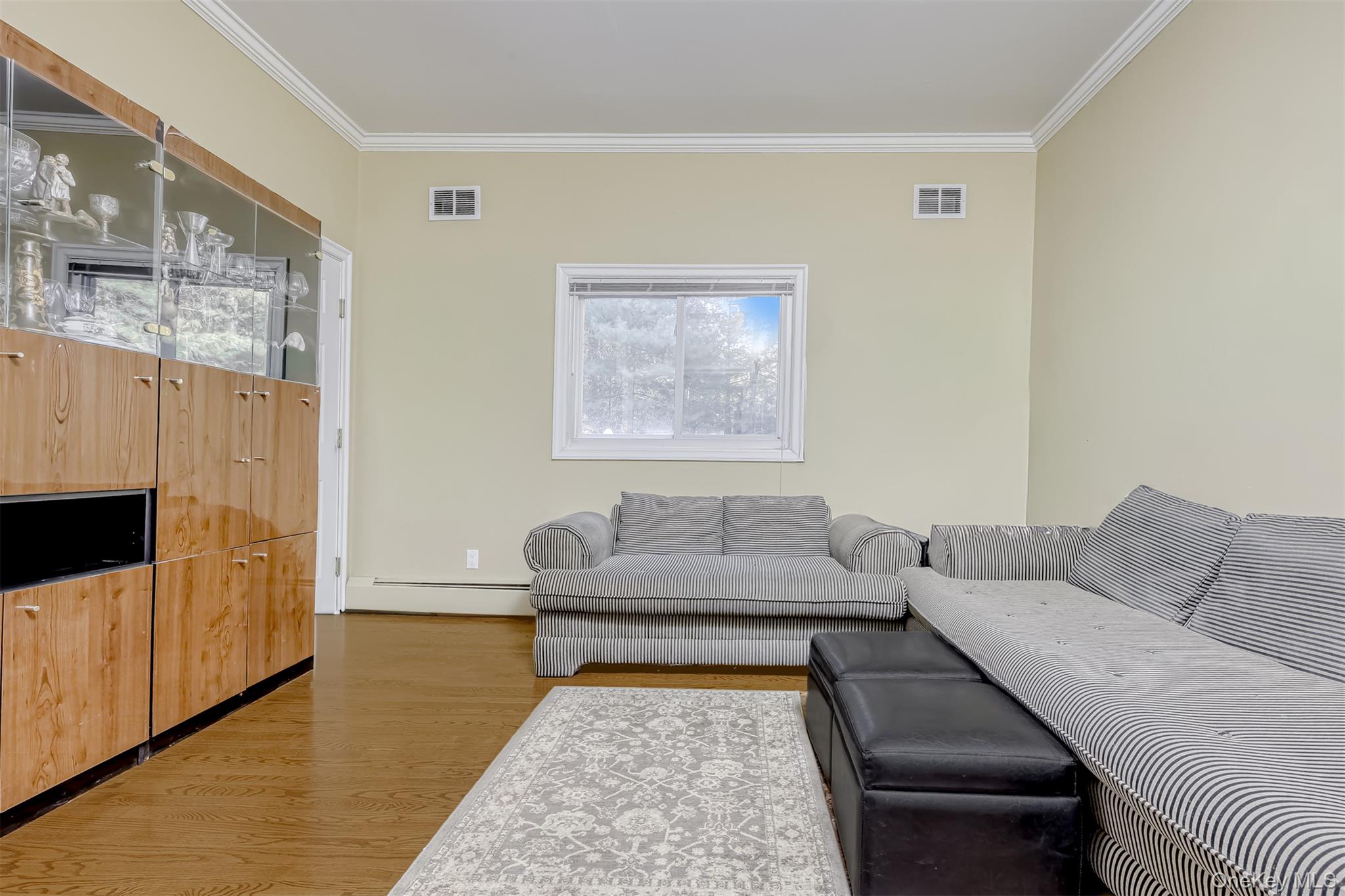 8 Kings Gate Road, Suffern, NY 10901