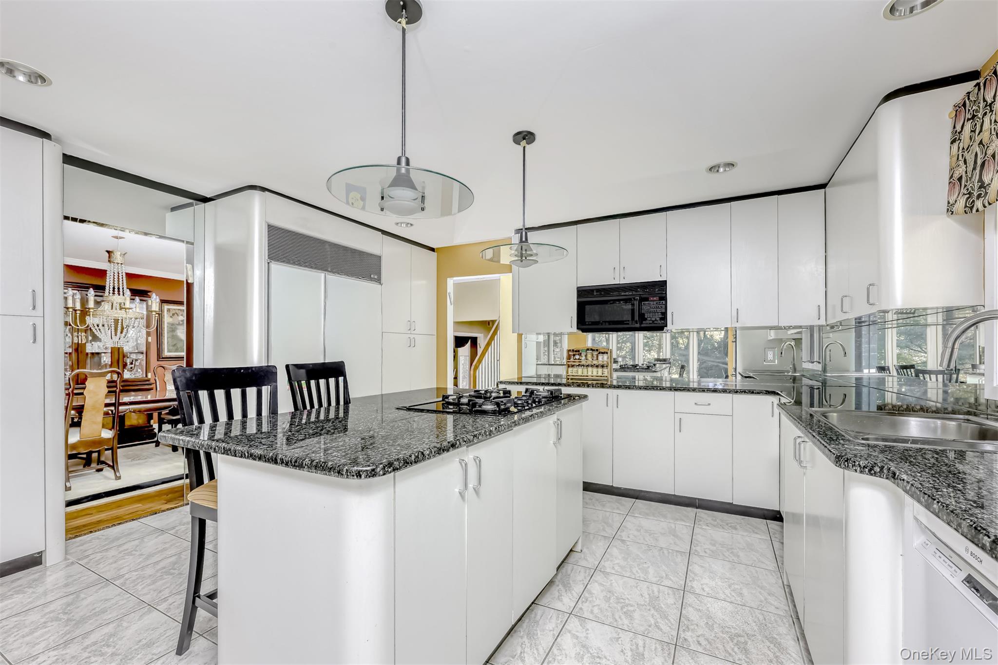 8 Kings Gate Road, Suffern, NY 10901