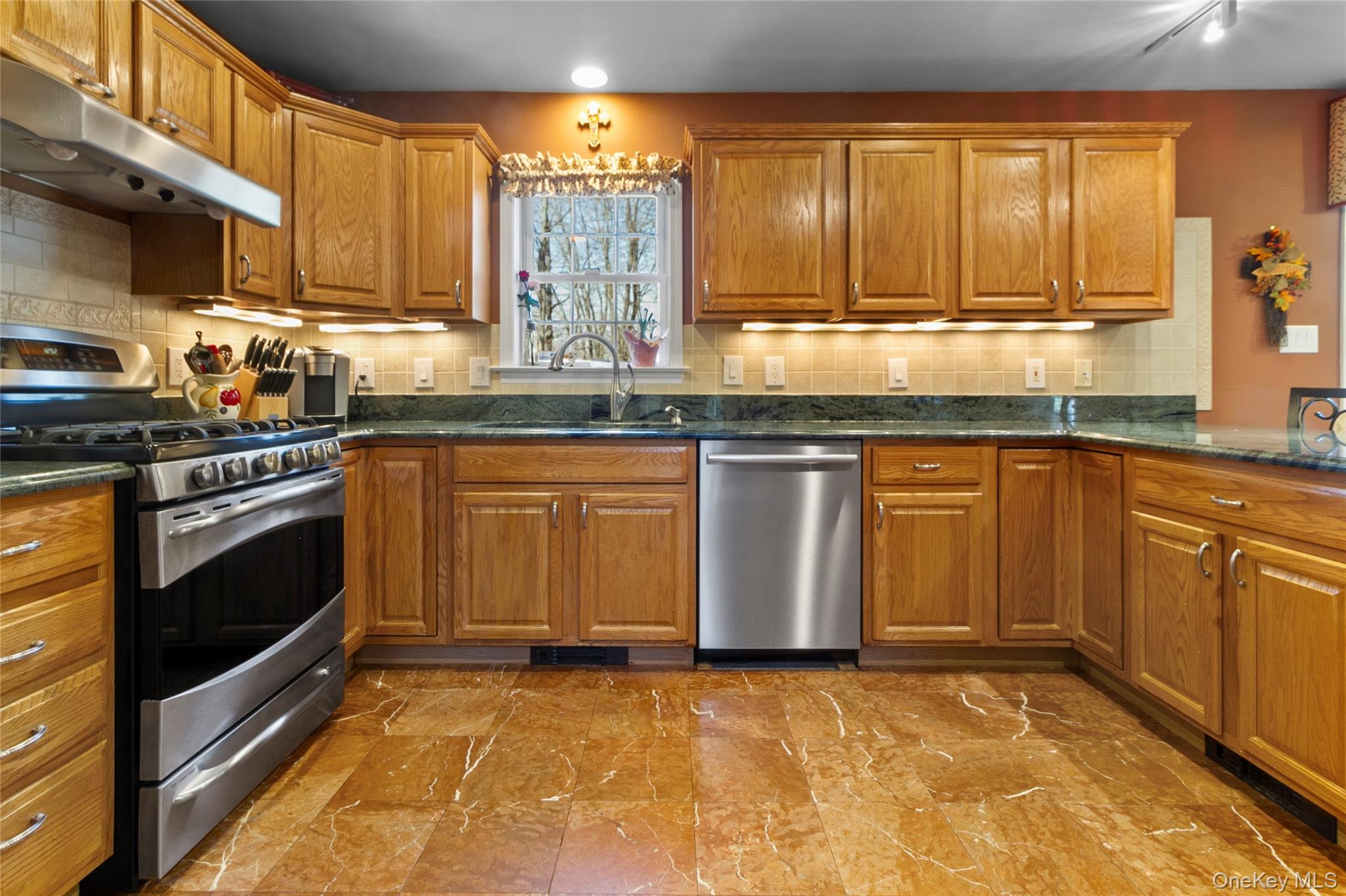 31 Farm Lake Court, Carmel, NY 10512