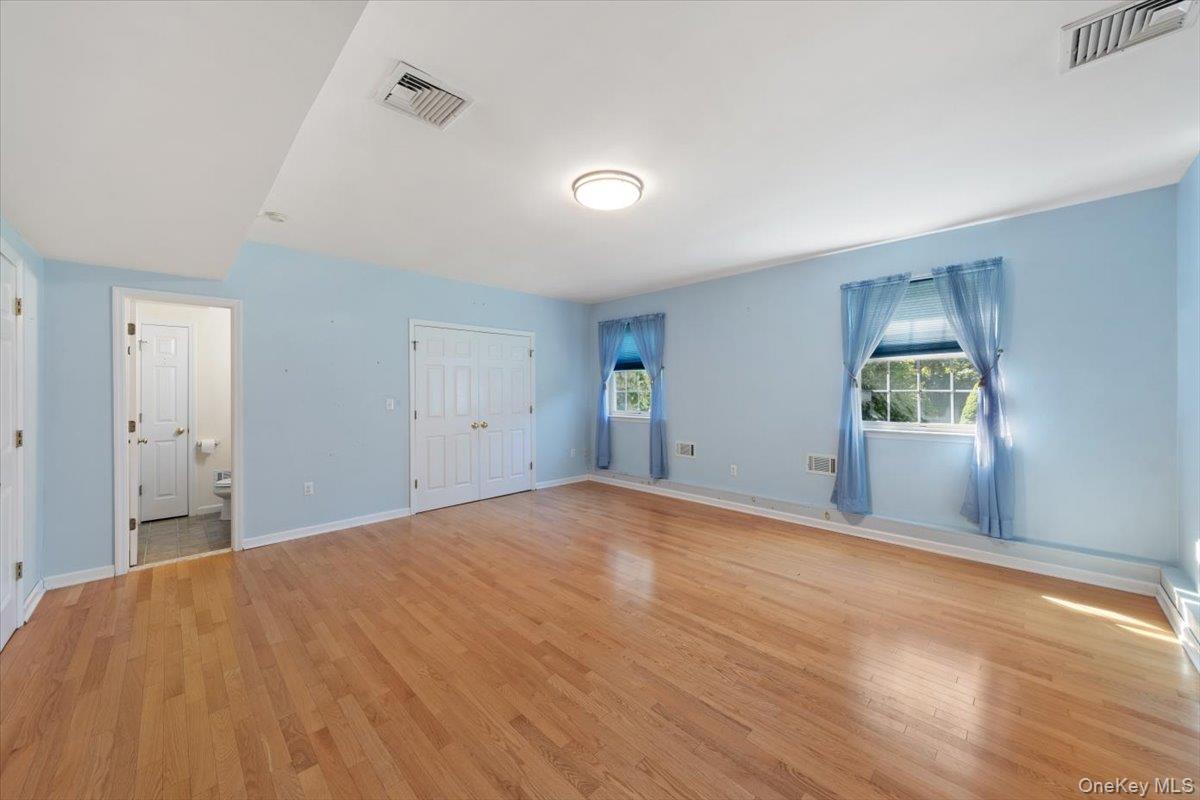 70 Oak Pond Lane, Mahopac, NY 10541