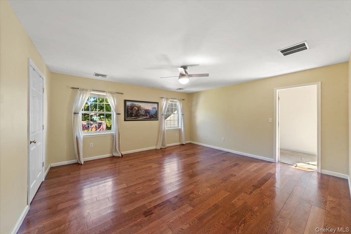 70 Oak Pond Lane, Mahopac, NY 10541