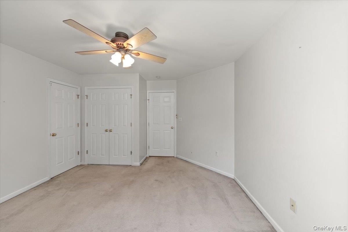 70 Oak Pond Lane, Mahopac, NY 10541