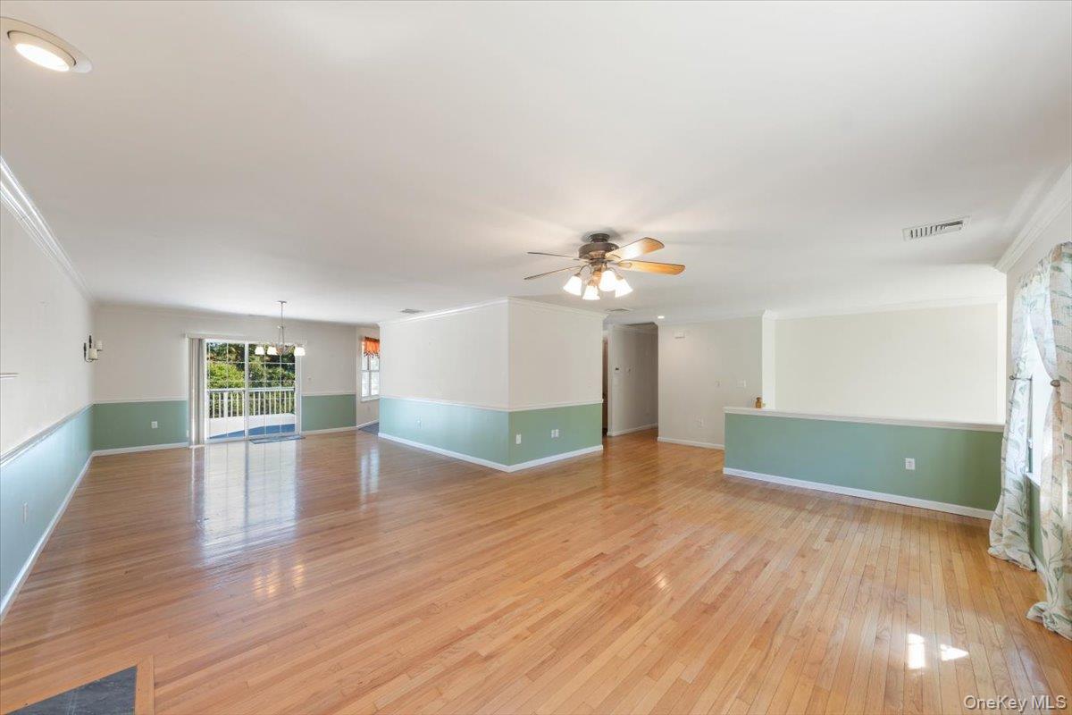 70 Oak Pond Lane, Mahopac, NY 10541