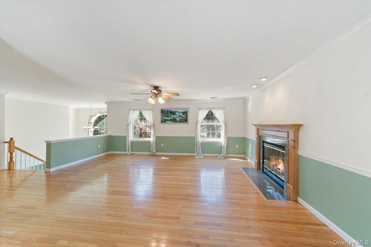 70 Oak Pond Lane, Mahopac, NY 10541