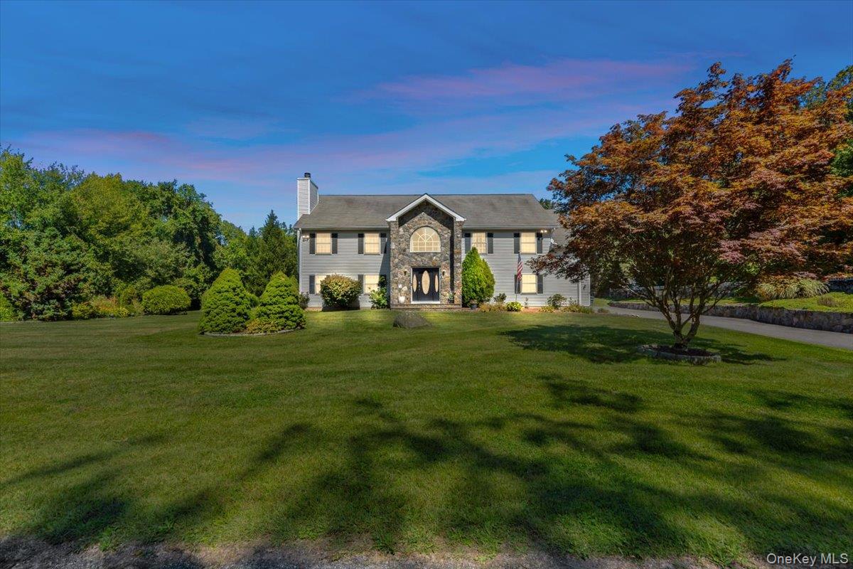 70 Oak Pond Lane, Mahopac, NY 10541