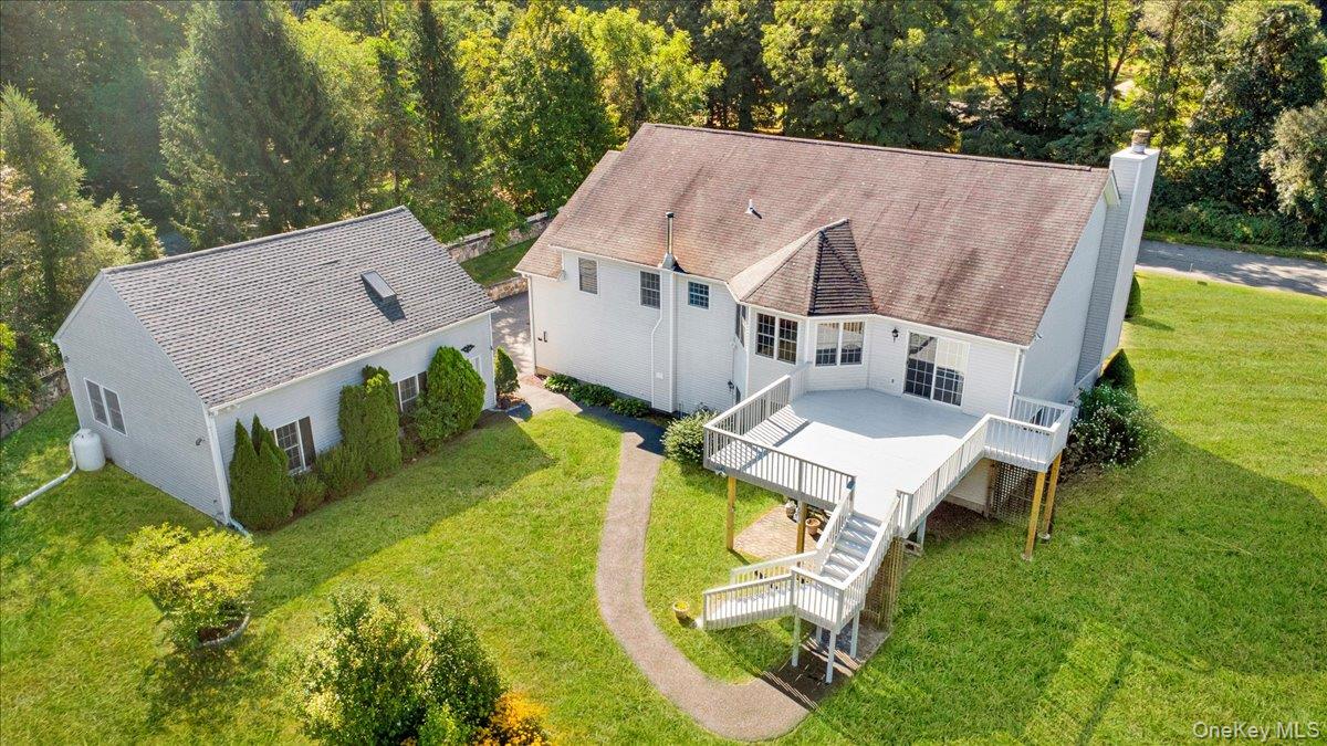 70 Oak Pond Lane, Mahopac, NY 10541