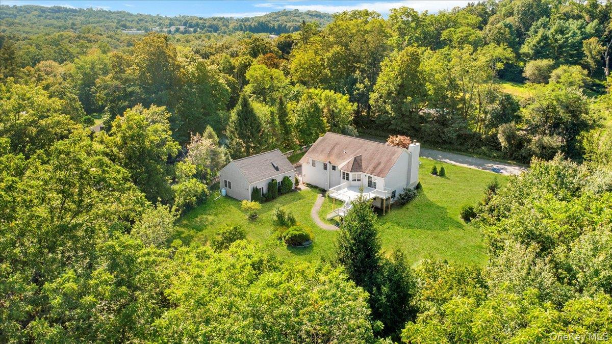 70 Oak Pond Lane, Mahopac, NY 10541