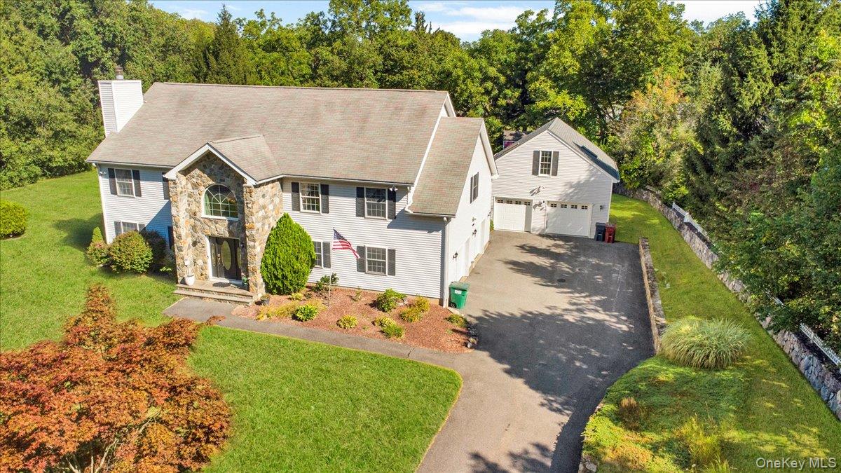 70 Oak Pond Lane, Mahopac, NY 10541
