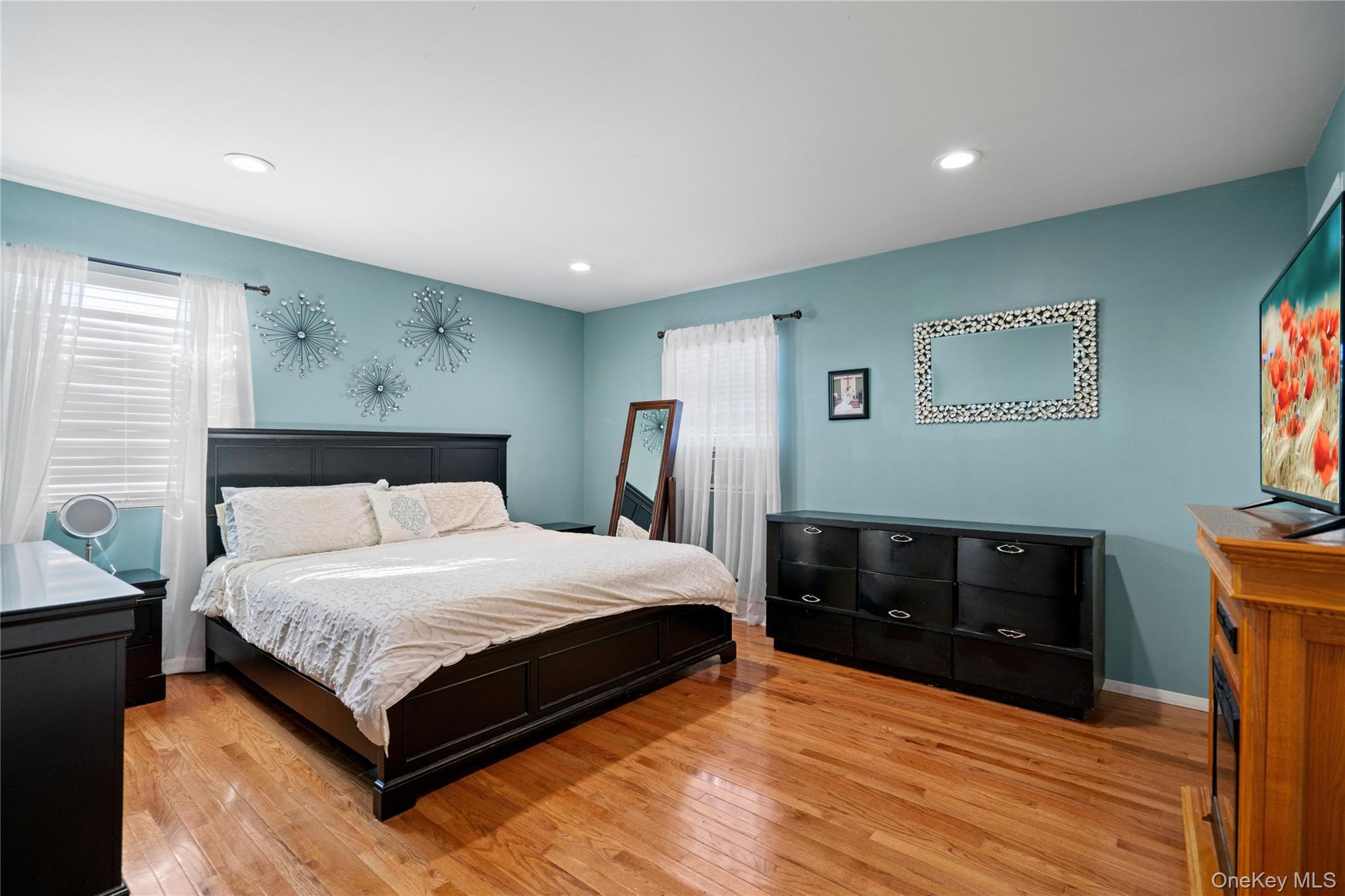 29 Seymour Drive, Shirley, NY 11967