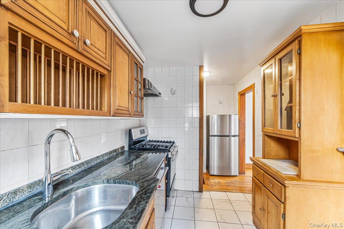 9001 215th Street, Queens Village, NY 11428