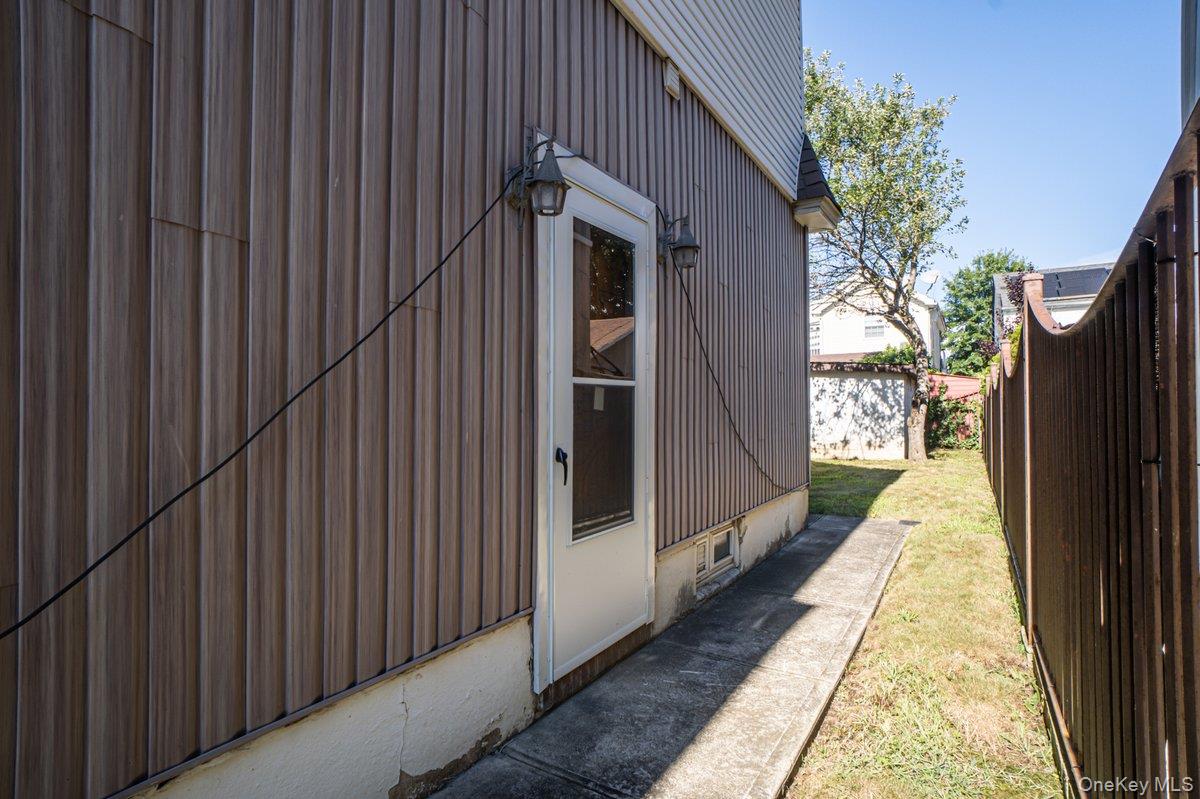 9001 215th Street, Queens Village, NY 11428