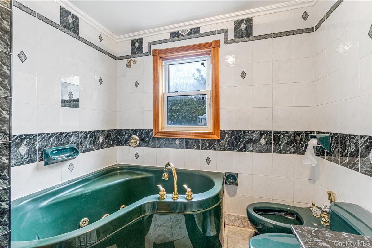 9001 215th Street, Queens Village, NY 11428