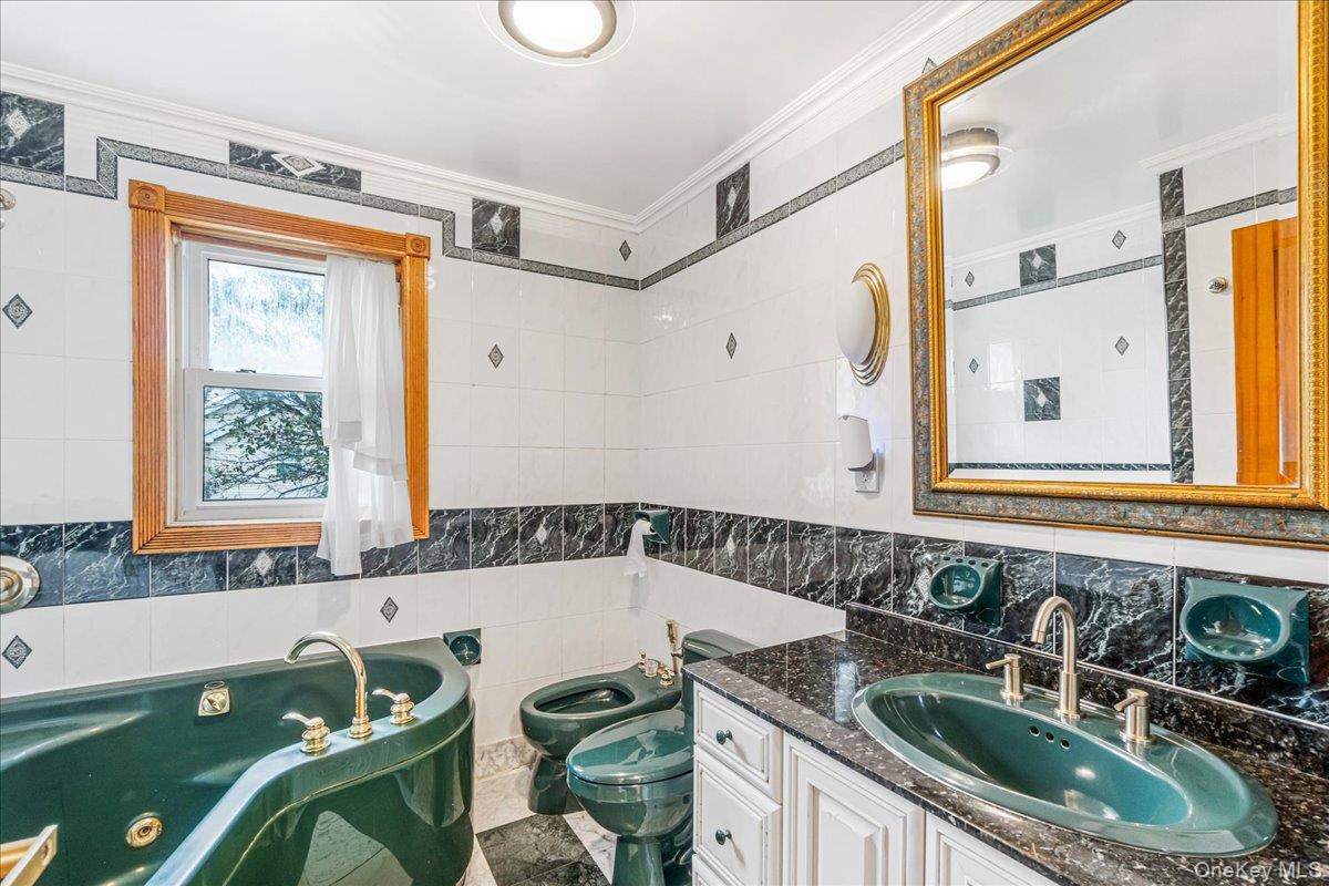 9001 215th Street, Queens Village, NY 11428