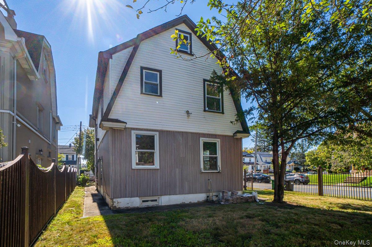 9001 215th Street, Queens Village, NY 11428